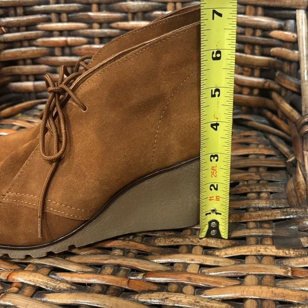 Kelsi Dagger Fanetta Women's Size 8 Brown Suede Wedge Ankle Lace Up